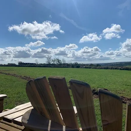 New! With Hot Tub, Wood Burner And Fab Views Holiday home *