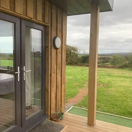 New! With Hot Tub, Wood Burner And Fab Views *