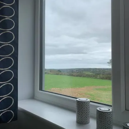 Holiday home New! With Hot Tub, Wood Burner And Fab Views Truro