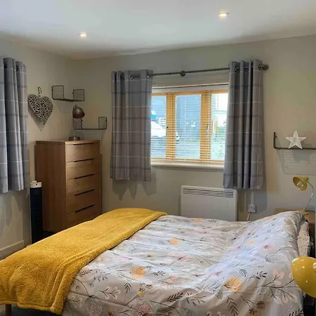 Holiday home New! With Hot Tub, Wood Burner And Fab Views Truro