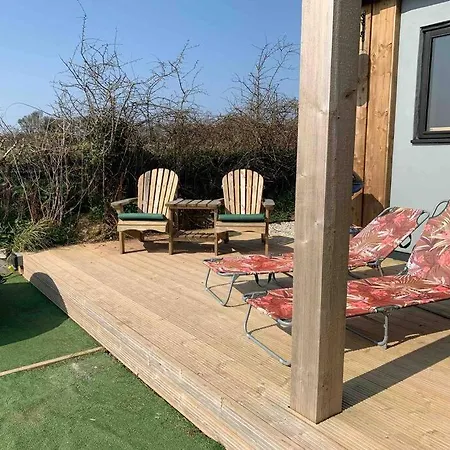 New! With Hot Tub, Wood Burner And Fab Views Holiday home